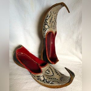 Pair of used Indian Jutti /Khussa shoes embroidered with curled / curved toe.